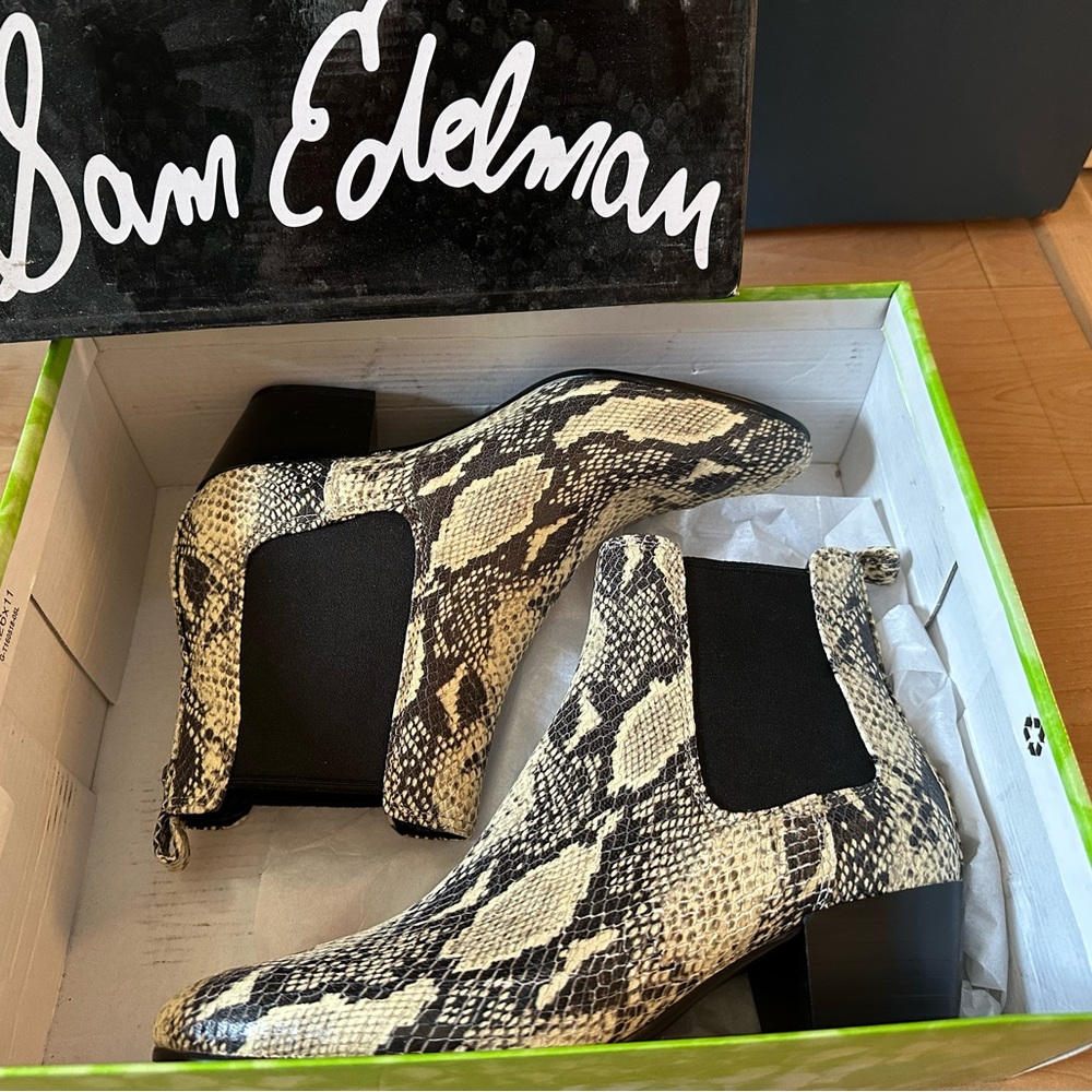 NWT Sam Edelman Reese snakeskin booties